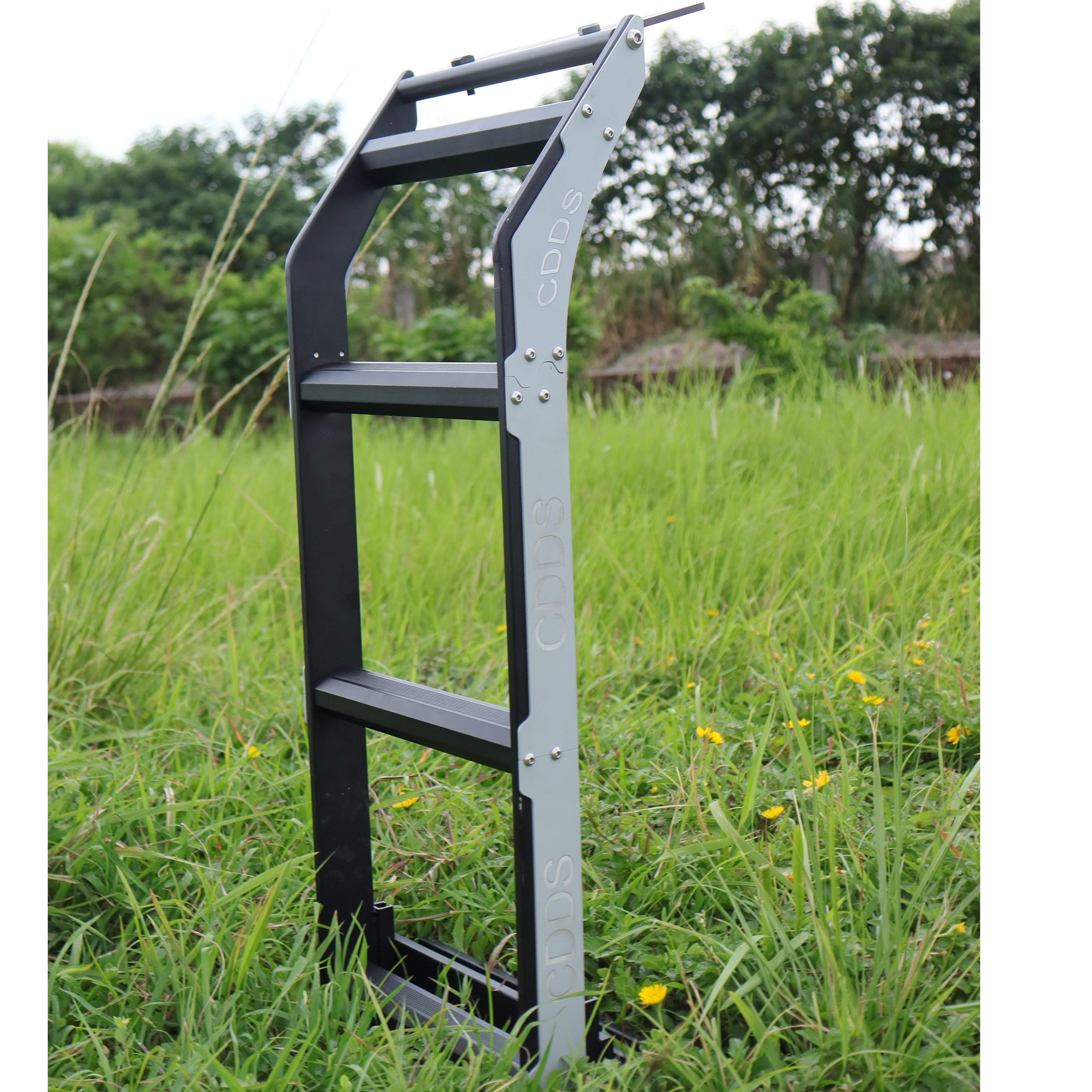 Aluminum ladder