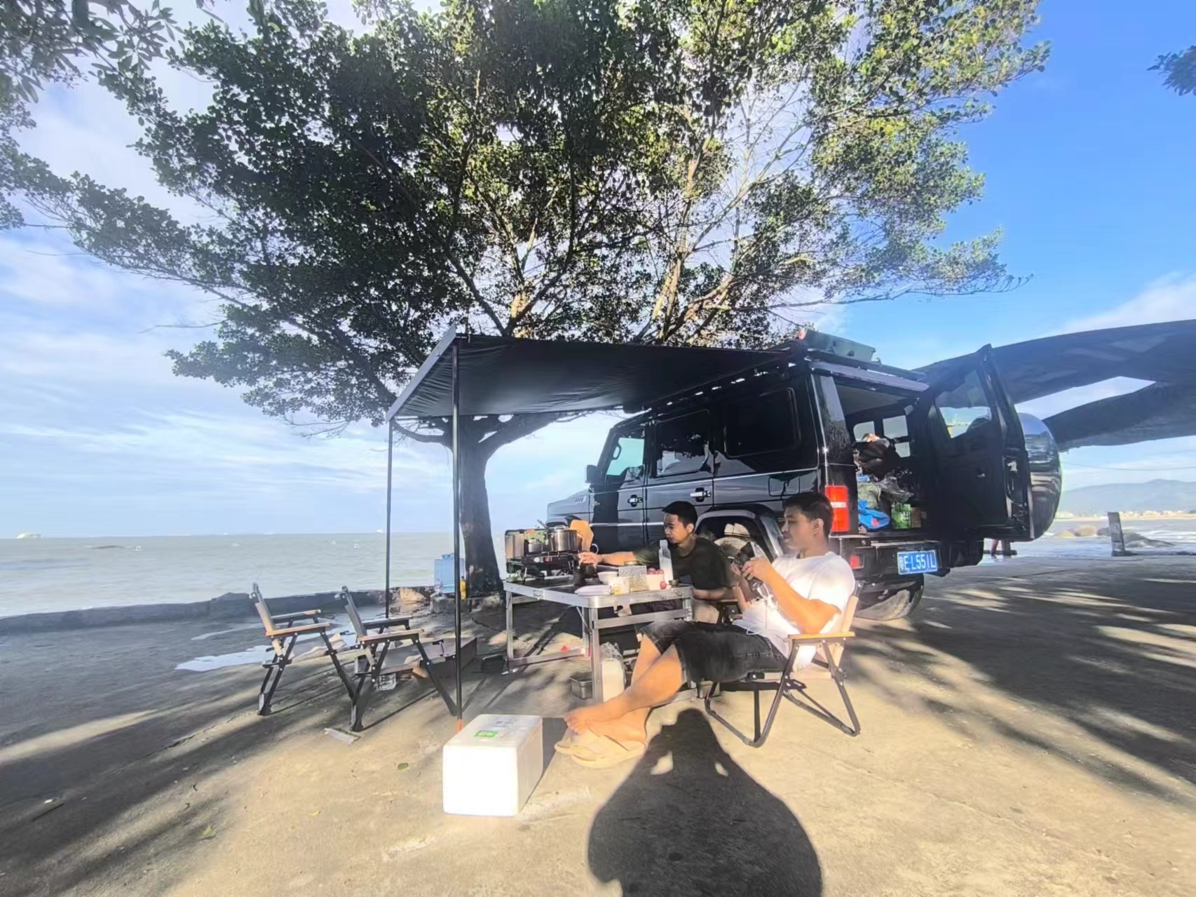 Car side tent